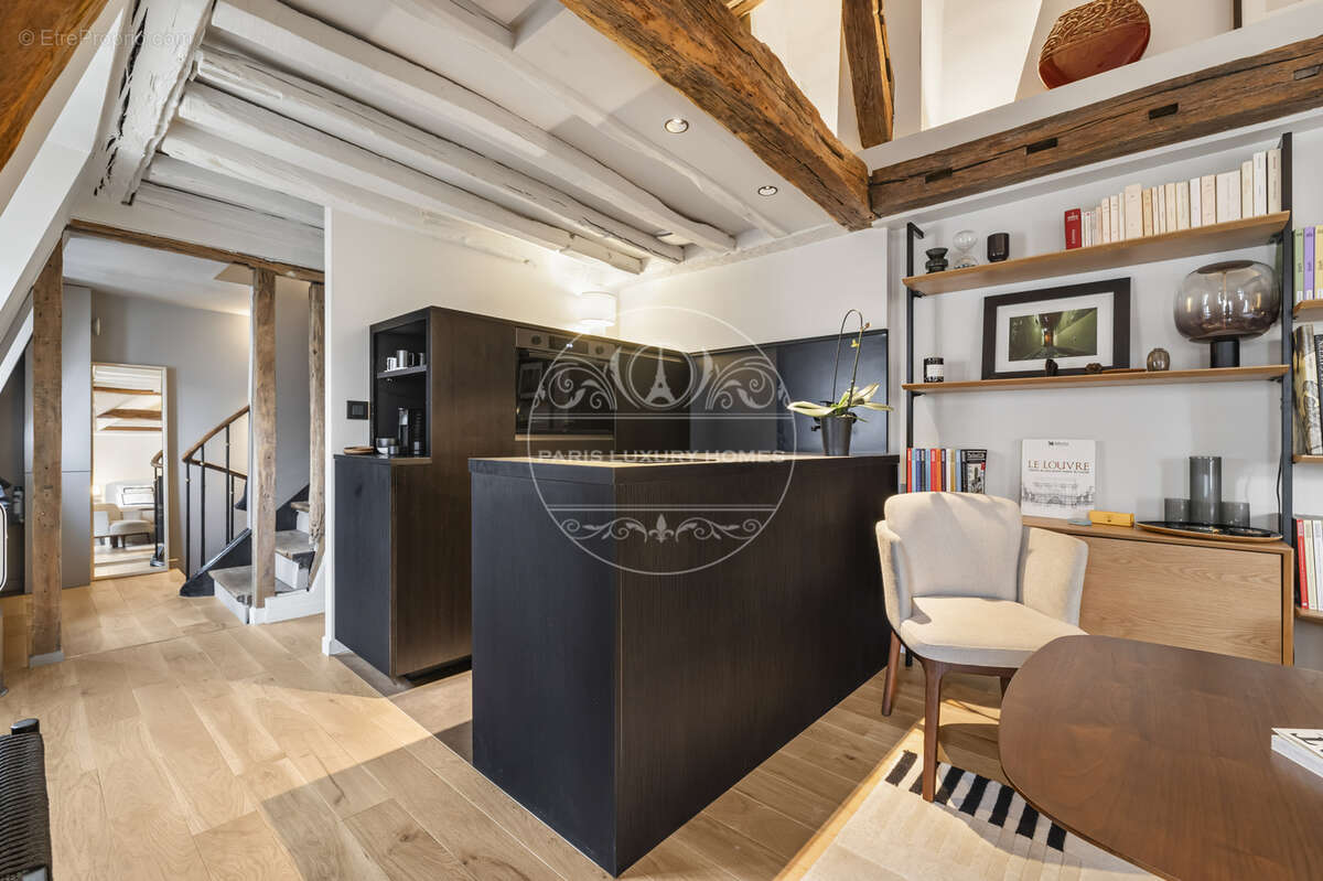 Appartement à PARIS-1E