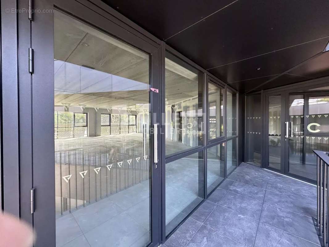 Commerce à PUGET-SUR-ARGENS