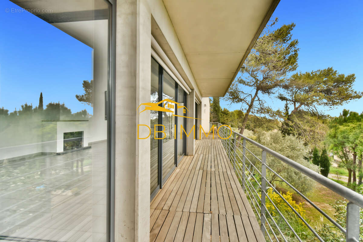 Maison à VILLENEUVE-LES-AVIGNON