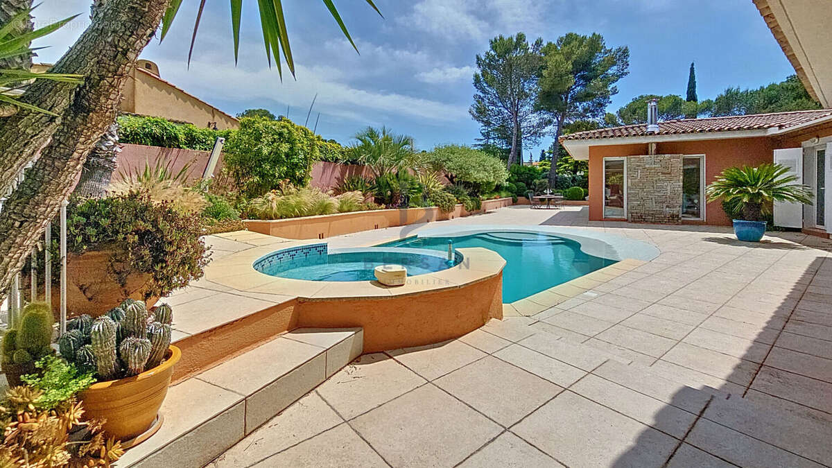 Maison à SAINT-RAPHAEL