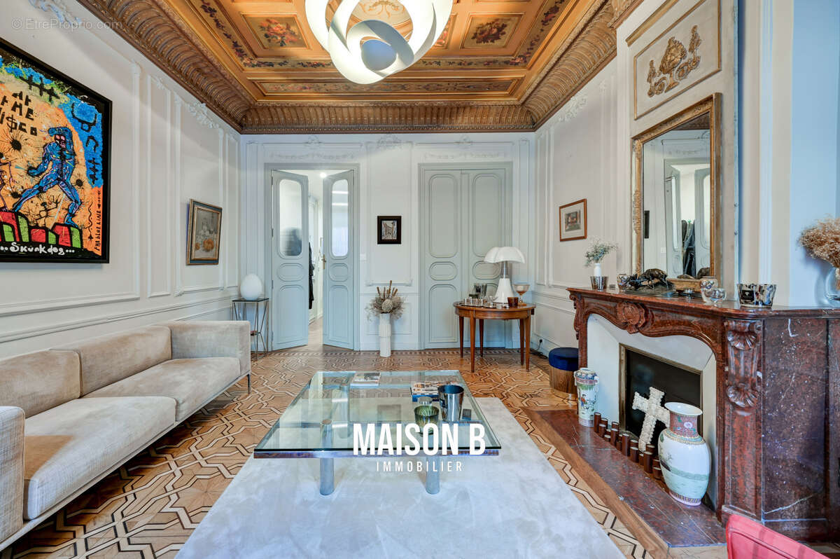 Appartement à MARSEILLE-6E