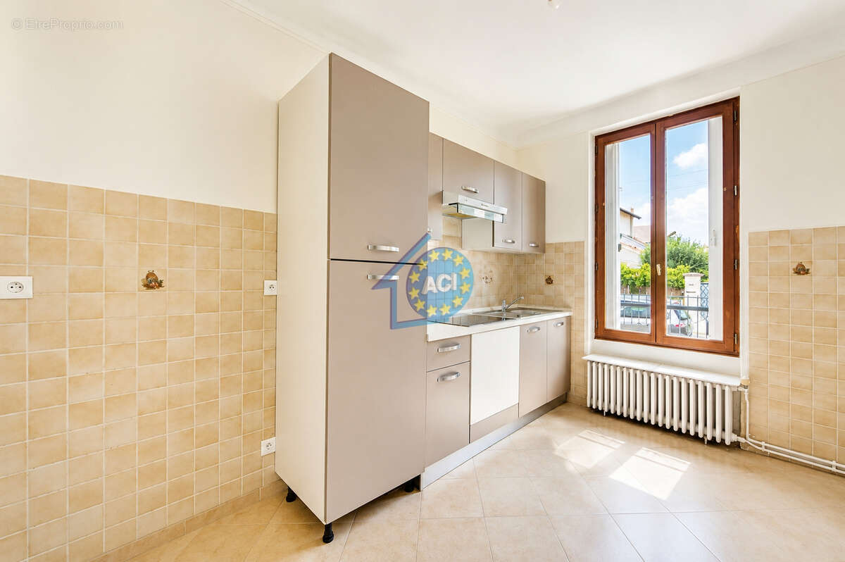Maison bourgeoise Mantes-la-Jolie - 80 m² - 3 chambres - 450 m² terrain - photo 3
