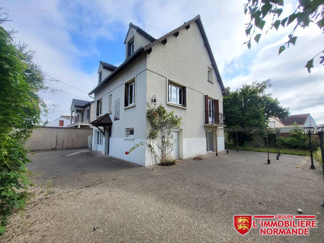 Maison à ROSNY-SUR-SEINE