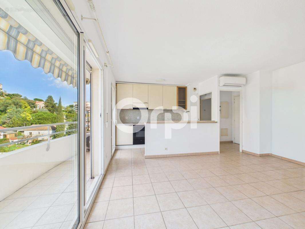 Appartement à MANDELIEU-LA-NAPOULE