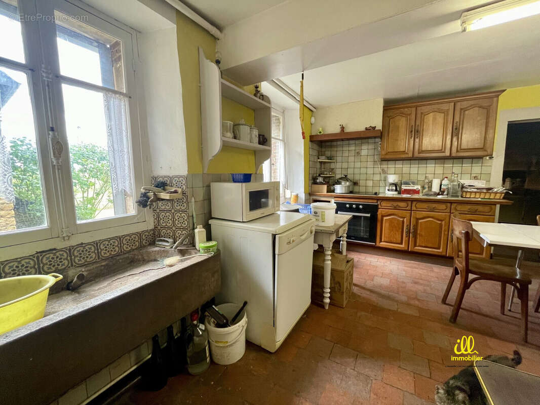 Maison à NEUVILLE-LEZ-BEAULIEU