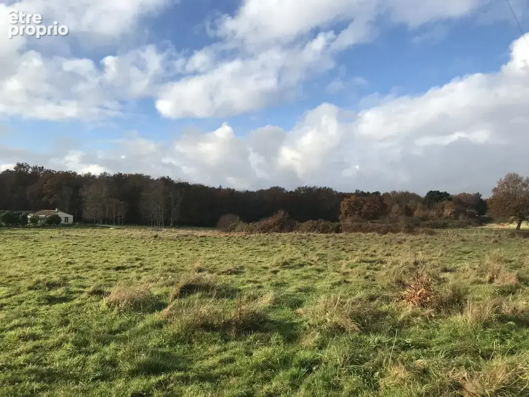 Terrain à LANQUAIS
