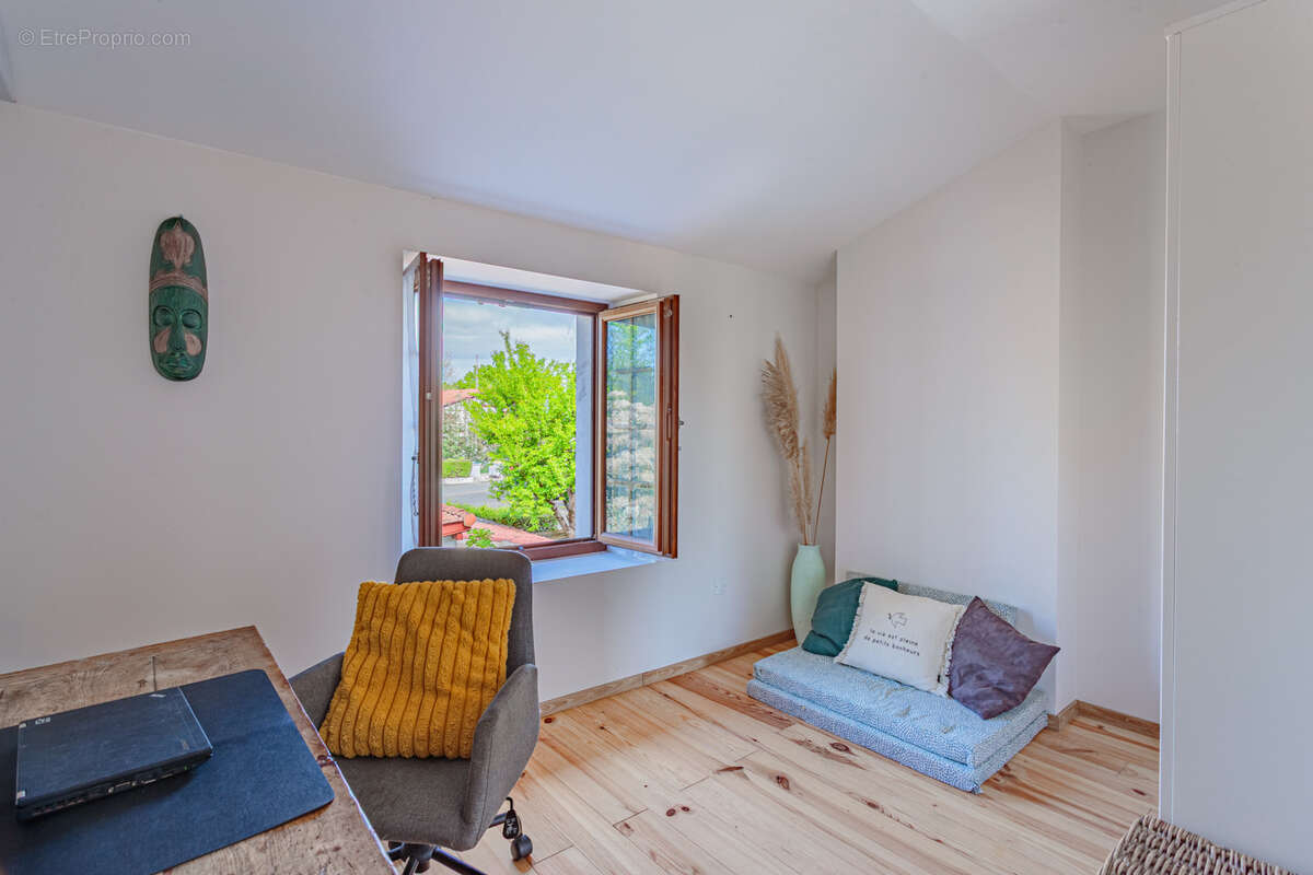 Maison mitoyenne T4 avec jardin et garage - photo 7