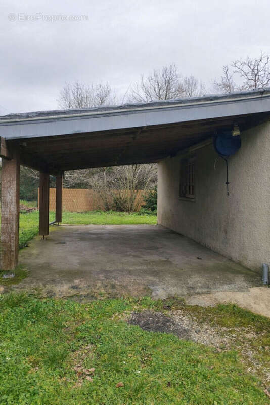 Maison à GENSAC-LA-PALLUE