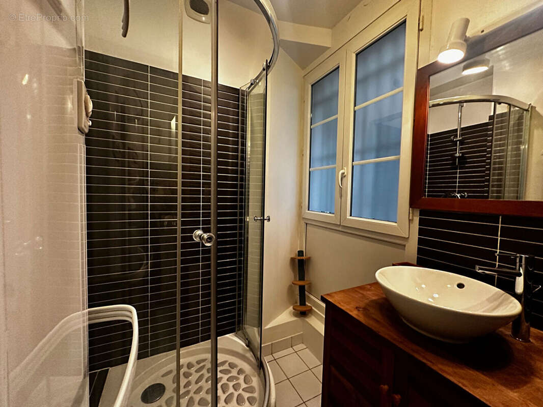 Appartement à PARIS-11E