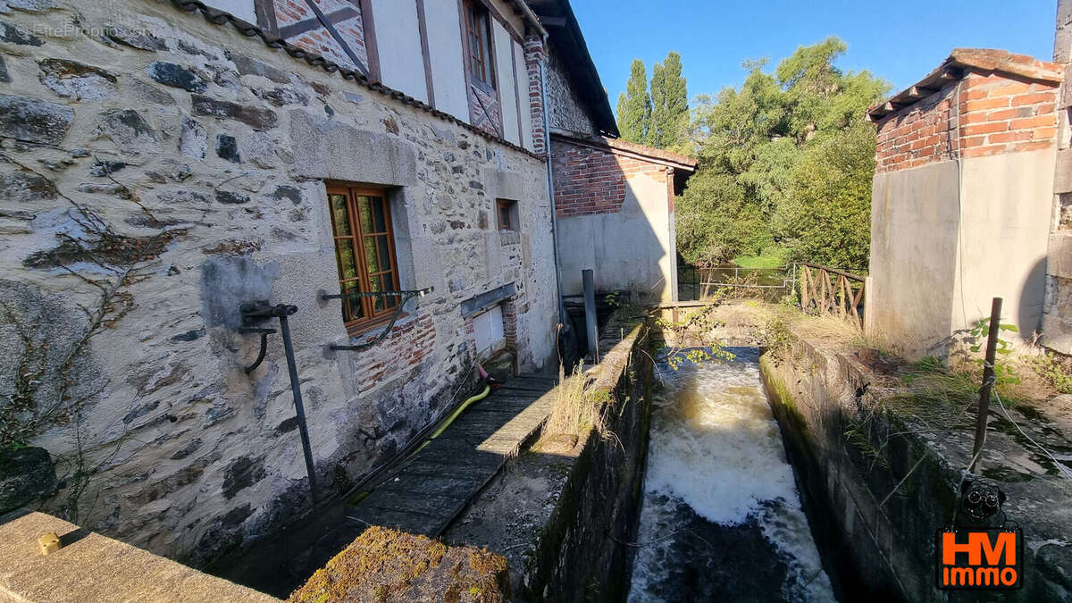 Maison à SAINT-JUNIEN