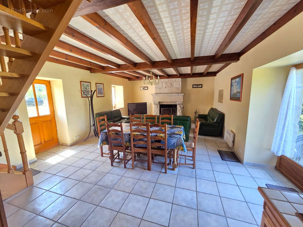 Maison à COMBRIT