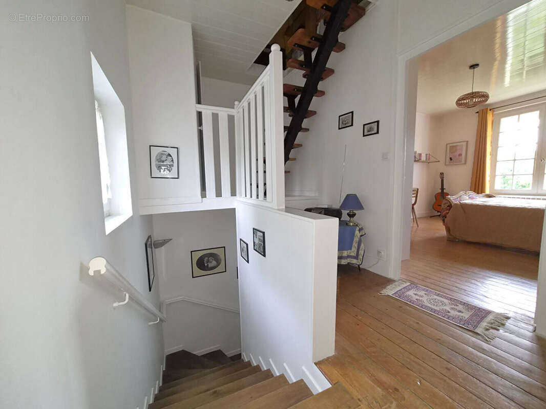 Maison à MONTREUIL-AUX-LIONS