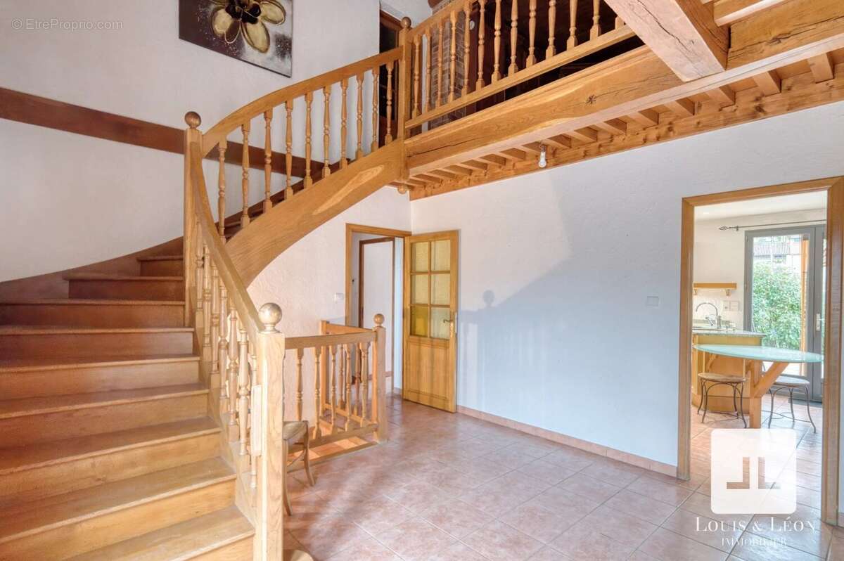 Maison à SAINT-MARTIN-DU-MONT