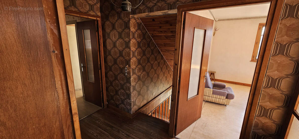 Maison à YSSAC-LA-TOURETTE