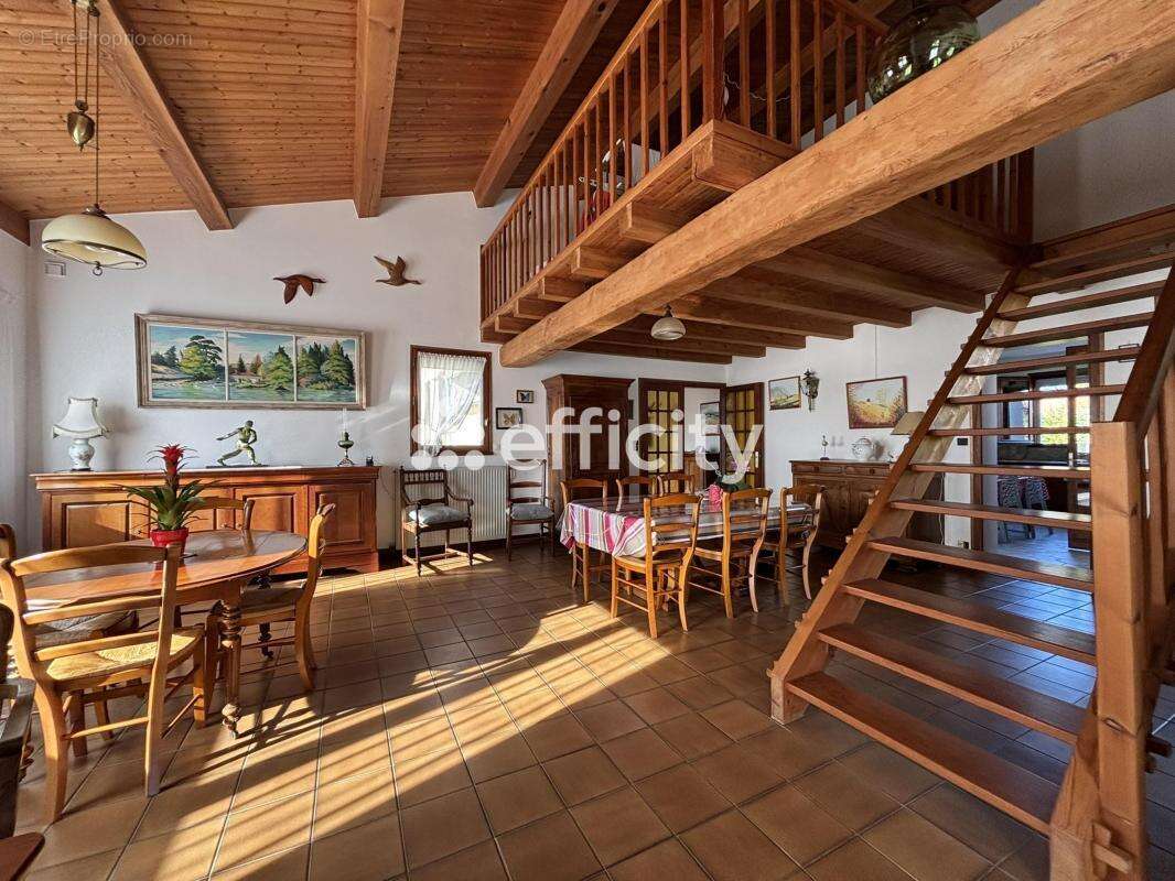 Maison à AIGREFEUILLE-D&#039;AUNIS