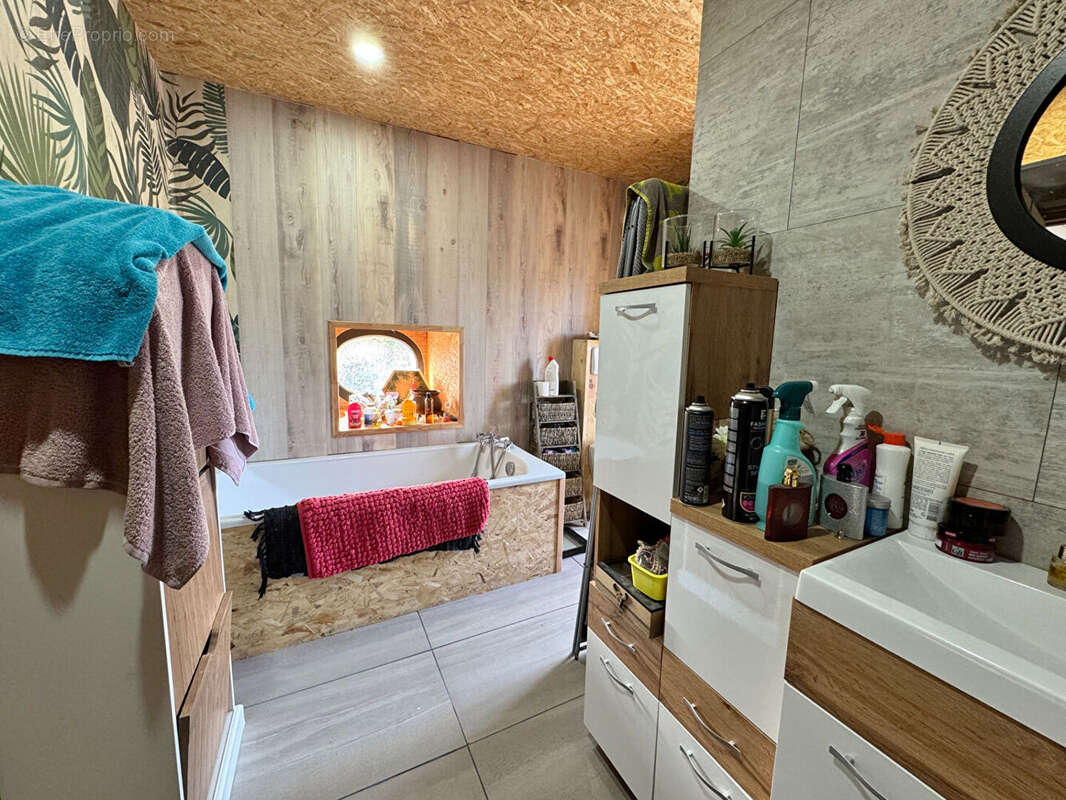 Appartement à L'ETANG-BERTRAND