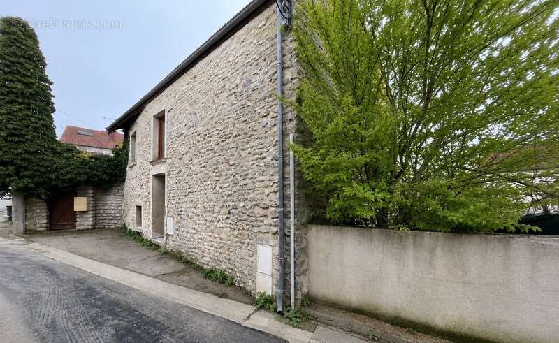 Dpt Yvelines (78), à vendre GARGENVILLE maisonnette  P2 de 27 m² avec jardinet - photo 2