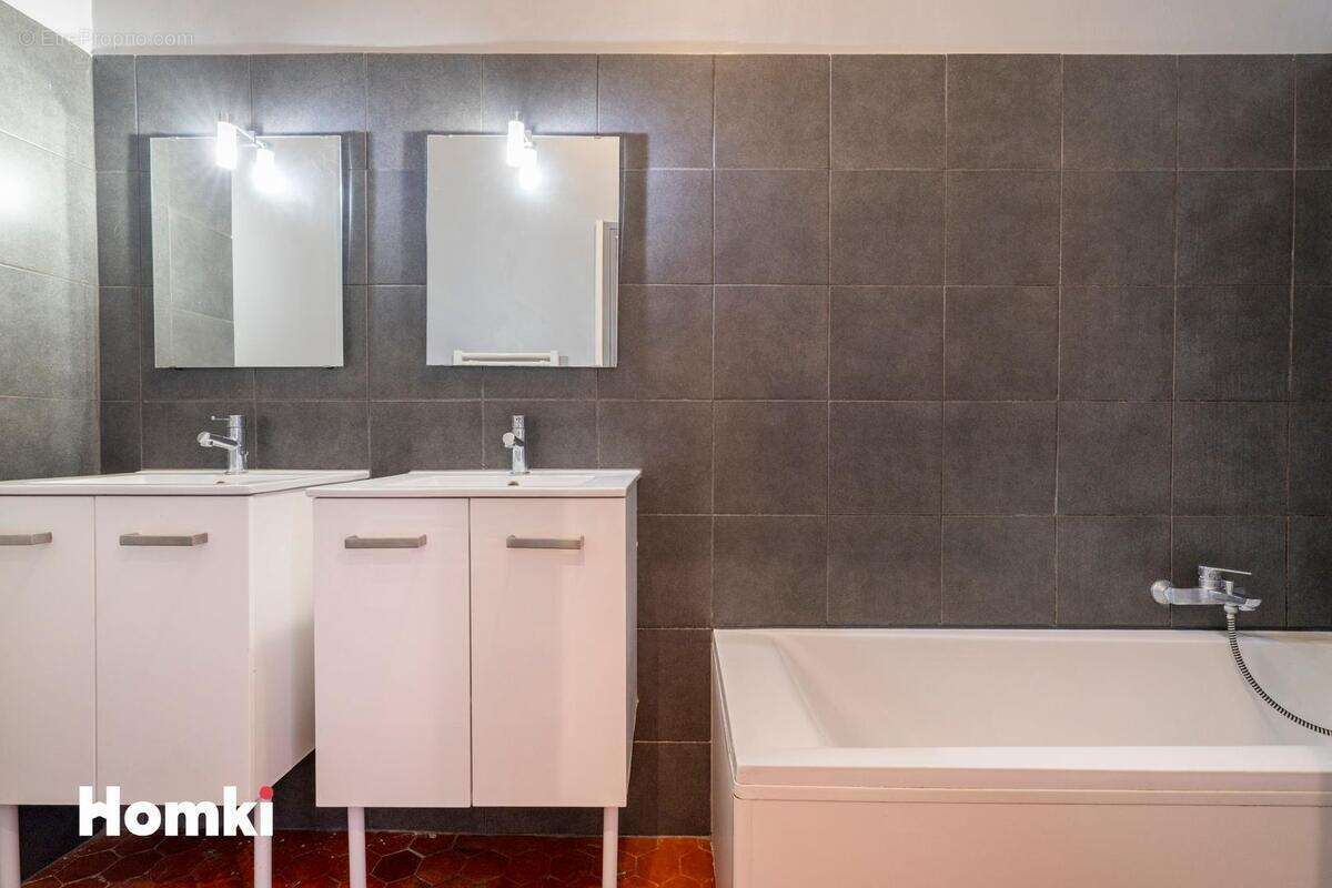 Appartement à MARSEILLE-6E