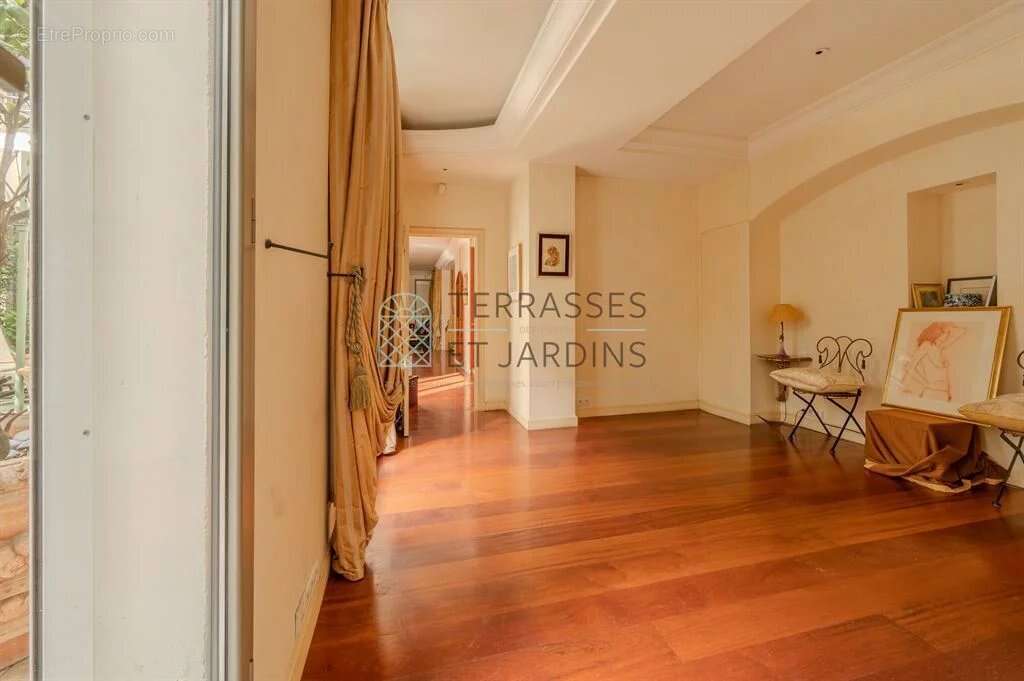 Appartement à PARIS-6E