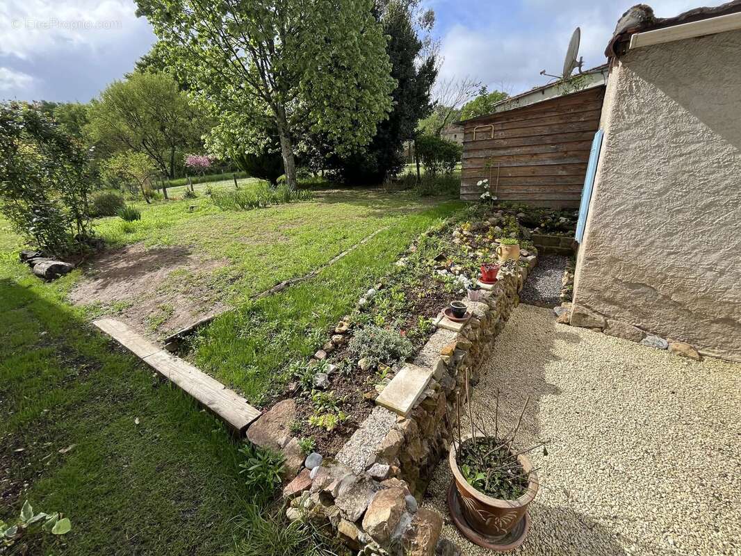 Maison atypique dans un hameau au calme proche de commodités - photo 2