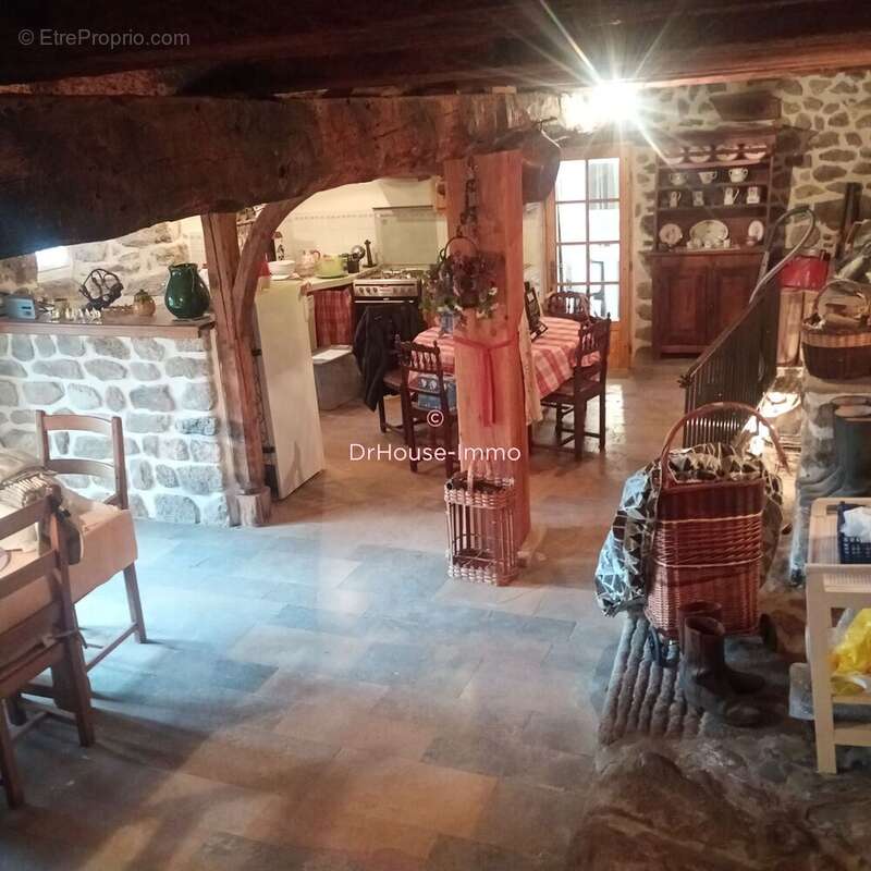 Maison à SAINT-CHRISTOPHE-D'ALLIER