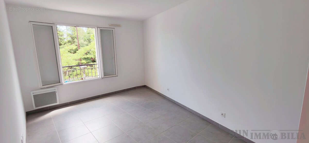Appartement à LE ROURET