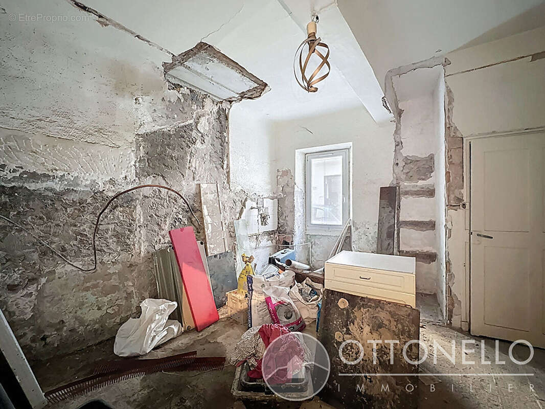 Maison à ROQUEBRUNE-SUR-ARGENS