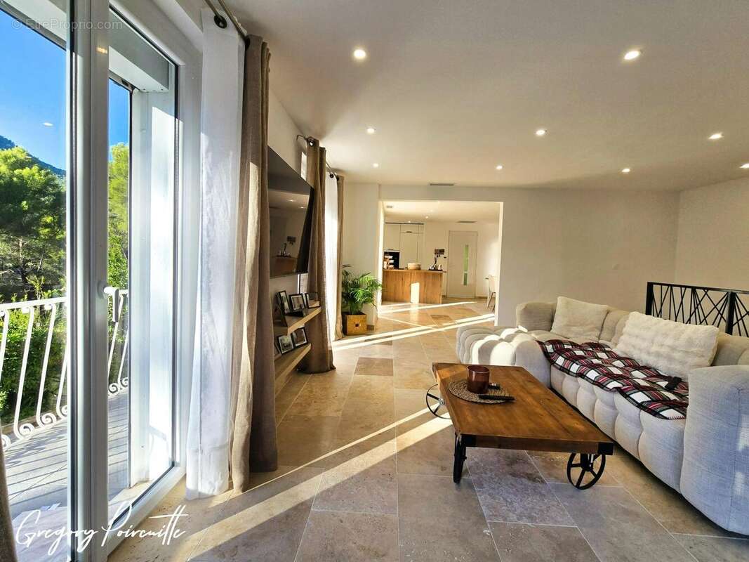 Photo 7 - Maison à LE REVEST-LES-EAUX