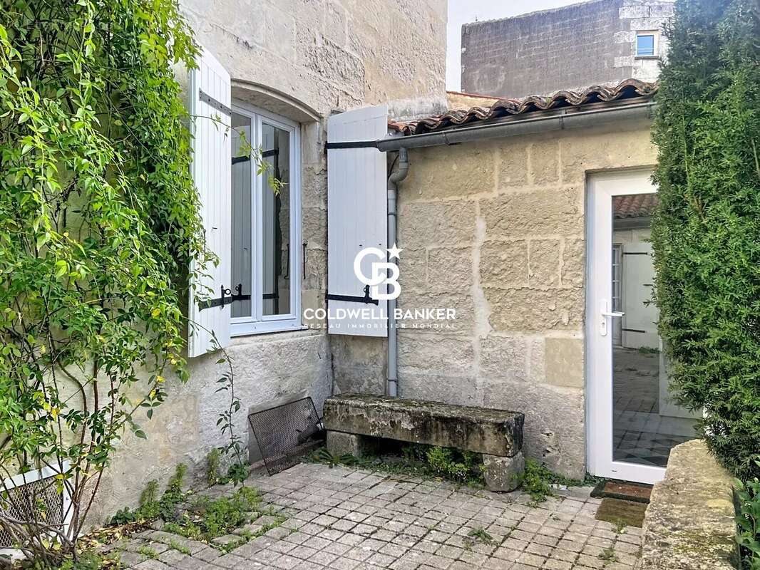 Appartement à SAINTES