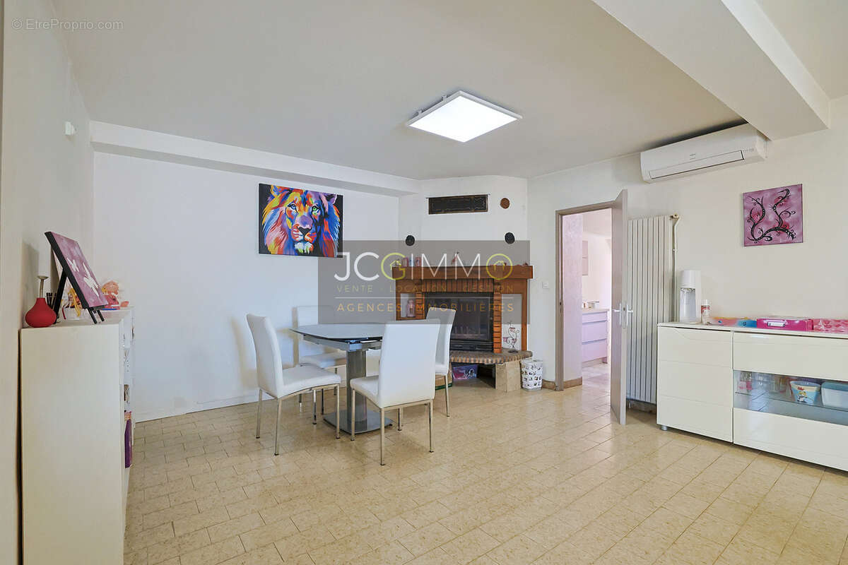 Hyeres (la bayorre) - haut de maison 101 m2 + terrasse + loggia + annexes - photo 5