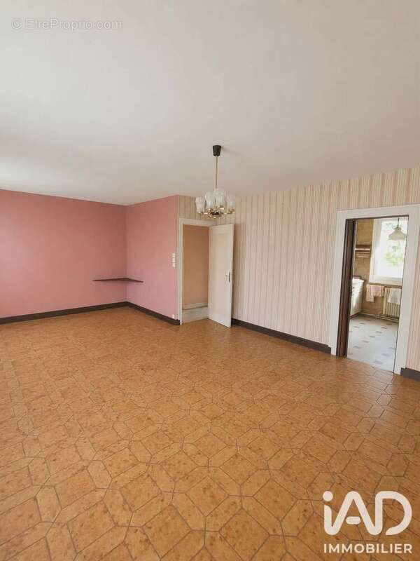 Photo 5 - Maison à NEUVILLE-AUX-BOIS