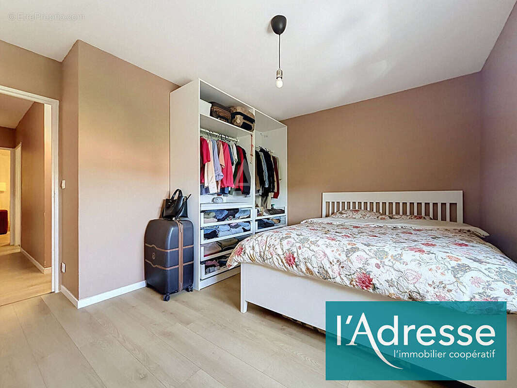 T2 rénové de 46m² avec balcon 5ème étage avec ascenseur - photo 5