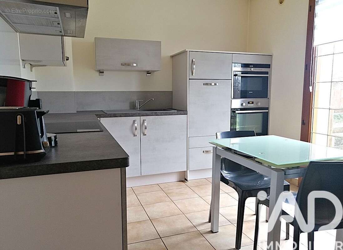Photo 3 - Maison à AMBRIERES-LES-VALLEES