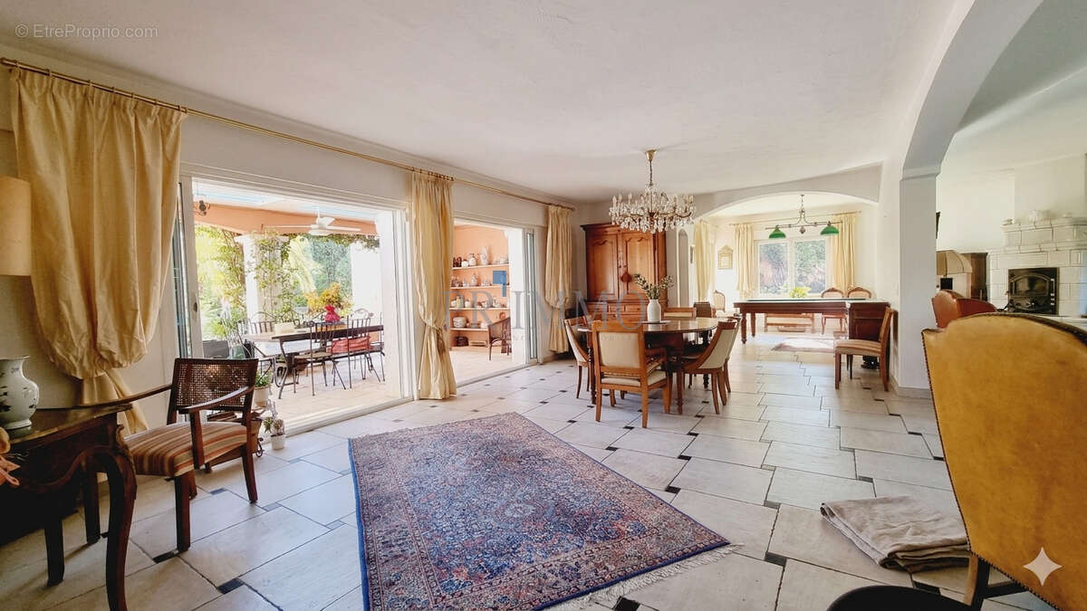 Maison à FREJUS