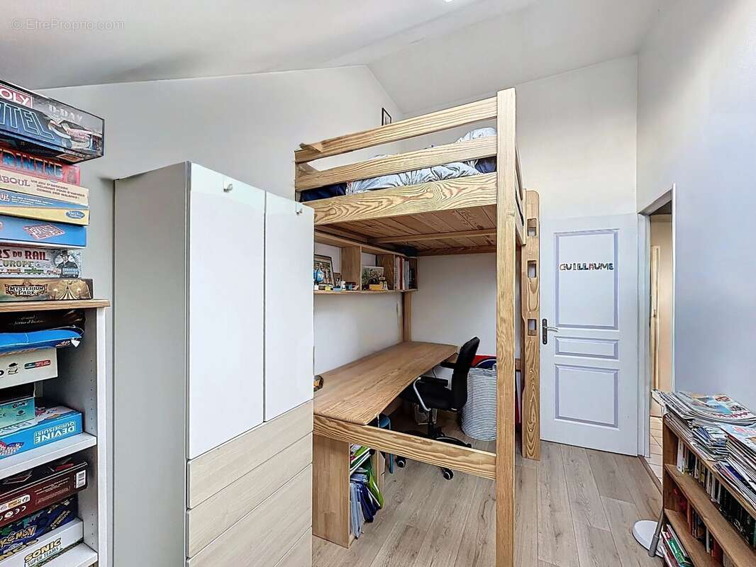 La varenne - duplex dernier etage - photo 11