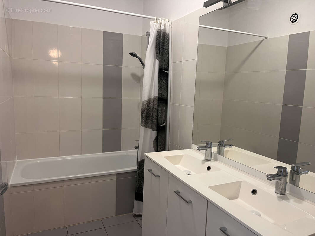 Appartement à MORNANT