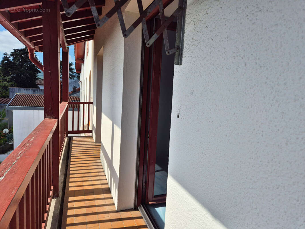 Hendaye centre, grand appartement T3 + garage - photo 5
