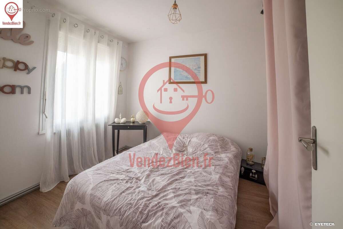 Maison à LA CHAPELLE-SAINT-URSIN