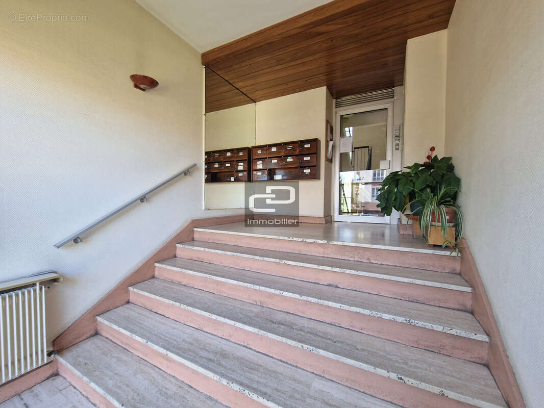 Appartement à COUZON-AU-MONT-D'OR