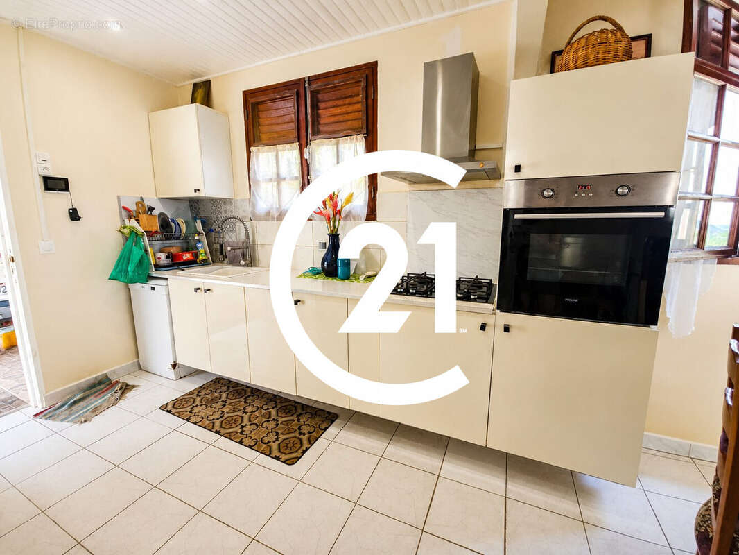 Maison 72 m² à Riviere-Pilote  - photo 6