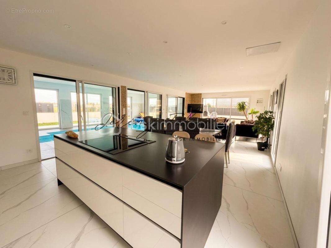 Villa contemporaine d’exception 4ch avec piscine intérieure – Guidel Plages - photo 3