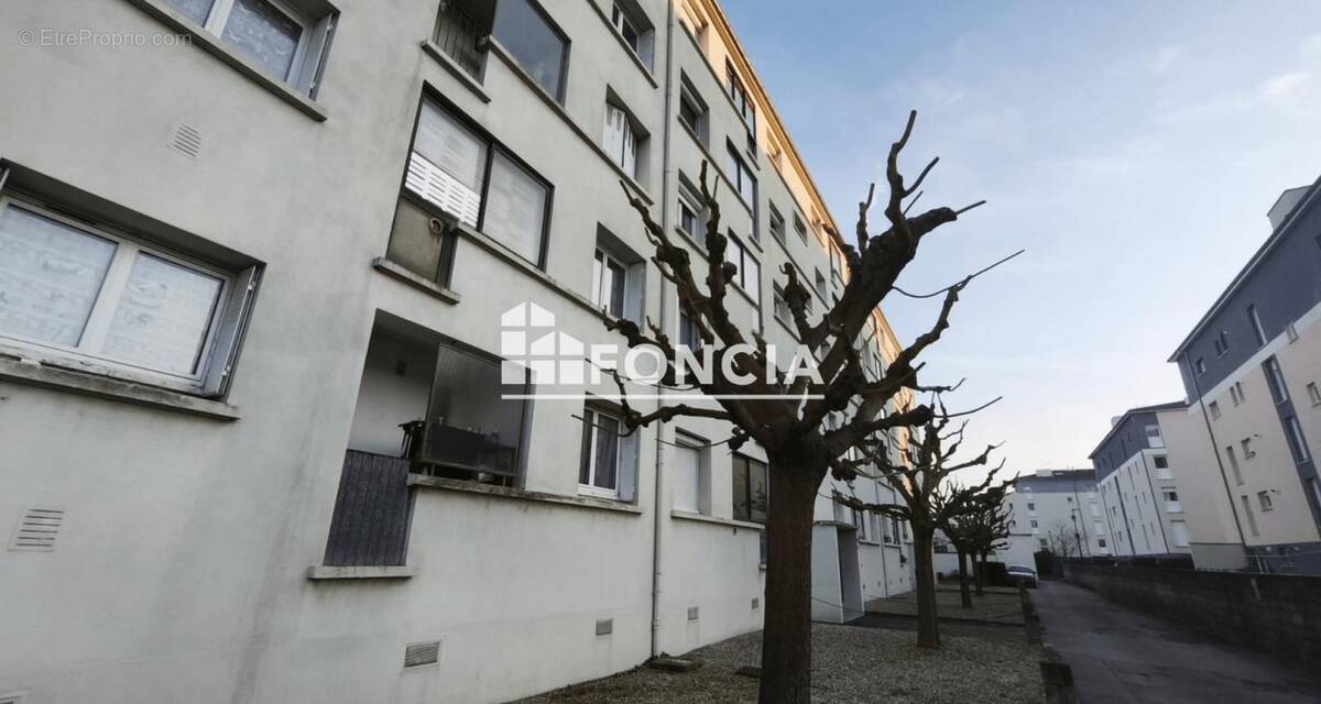 Appartement à GUILHERAND-GRANGES