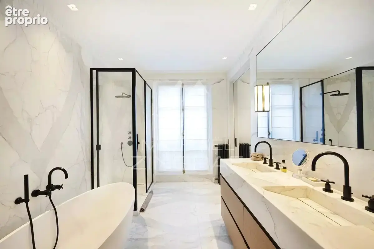 A vendre - Exclusivité - Appartement refait à neuf - 3 Suites - Triangle d'Or - photo 9