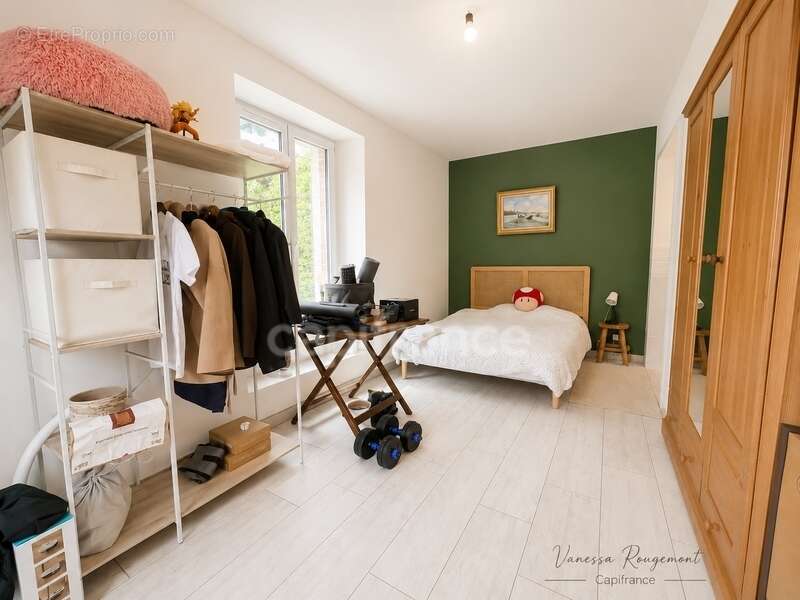 Maison à vendre 7 pièces LA CELLE SAINT CYR (89) - photo 12