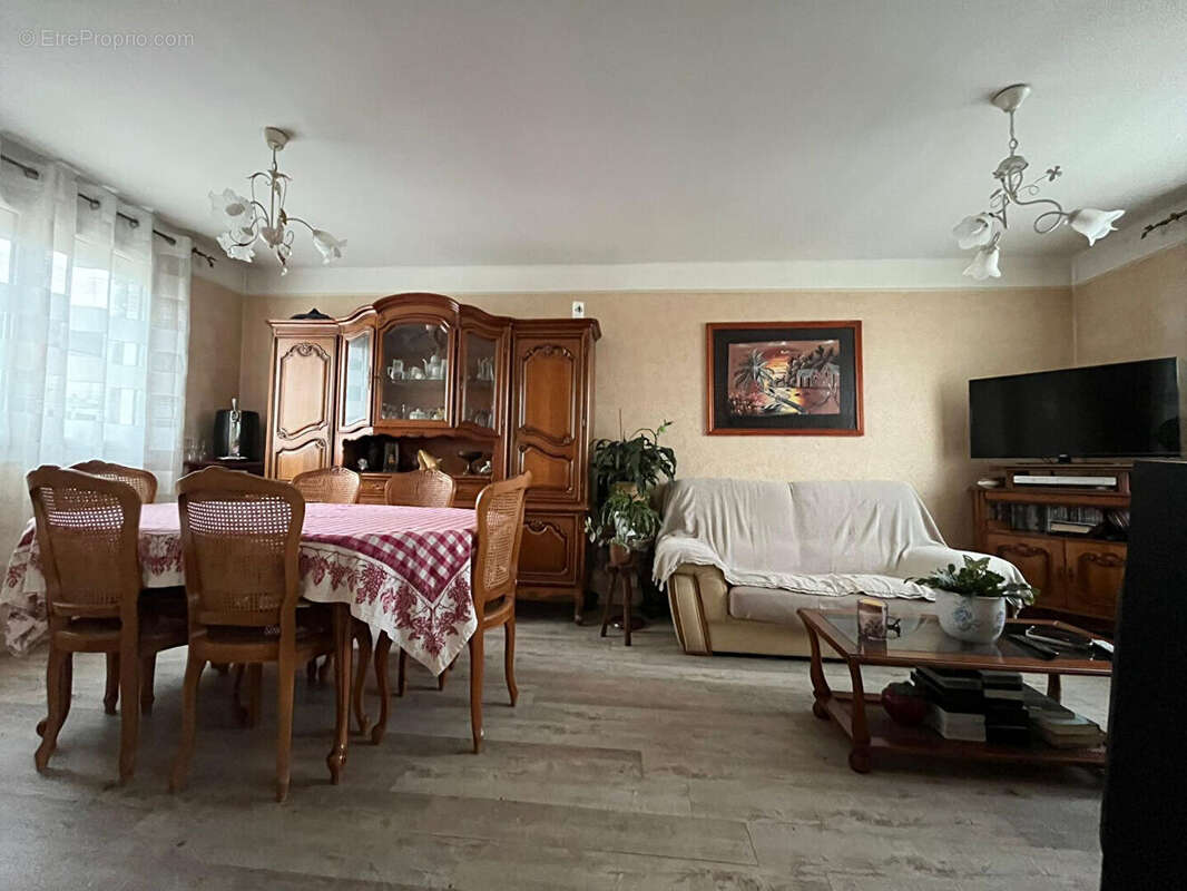 Maison à MARLY-LA-VILLE