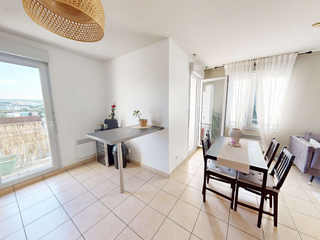 Appartement à SAINT-ETIENNE