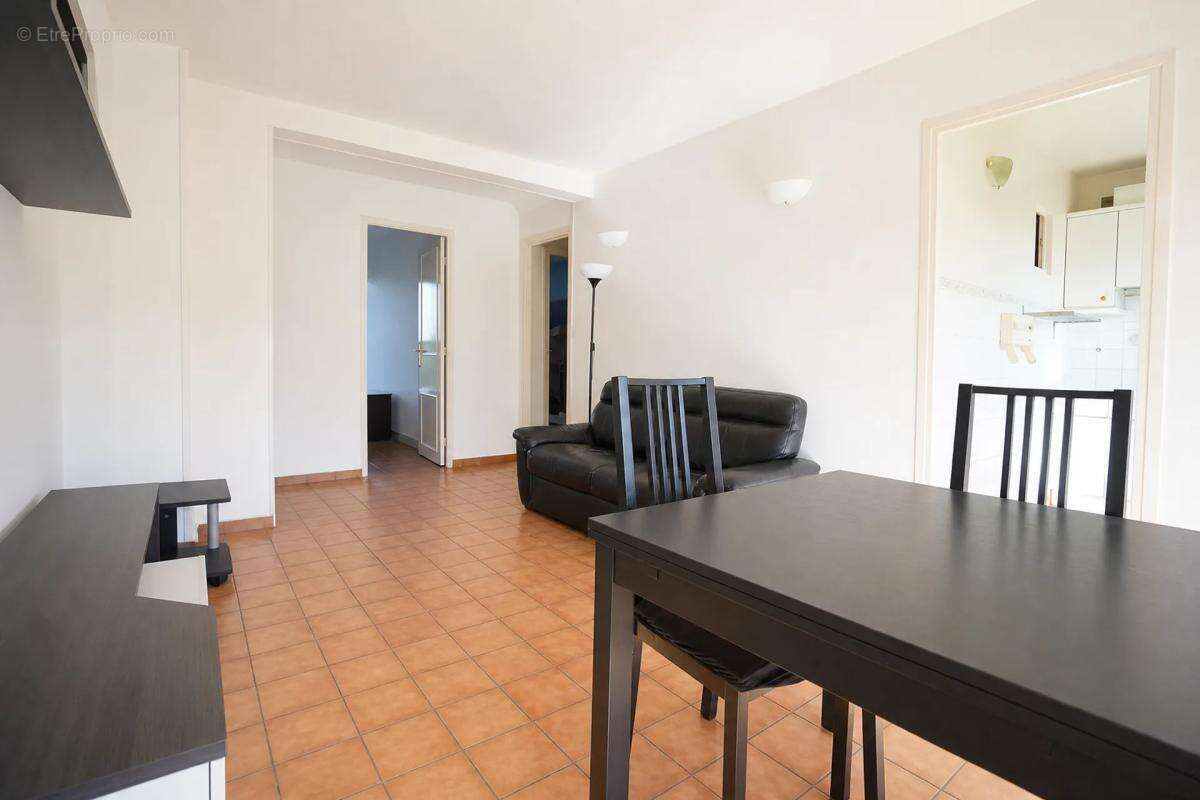 Appartement à FRESNES
