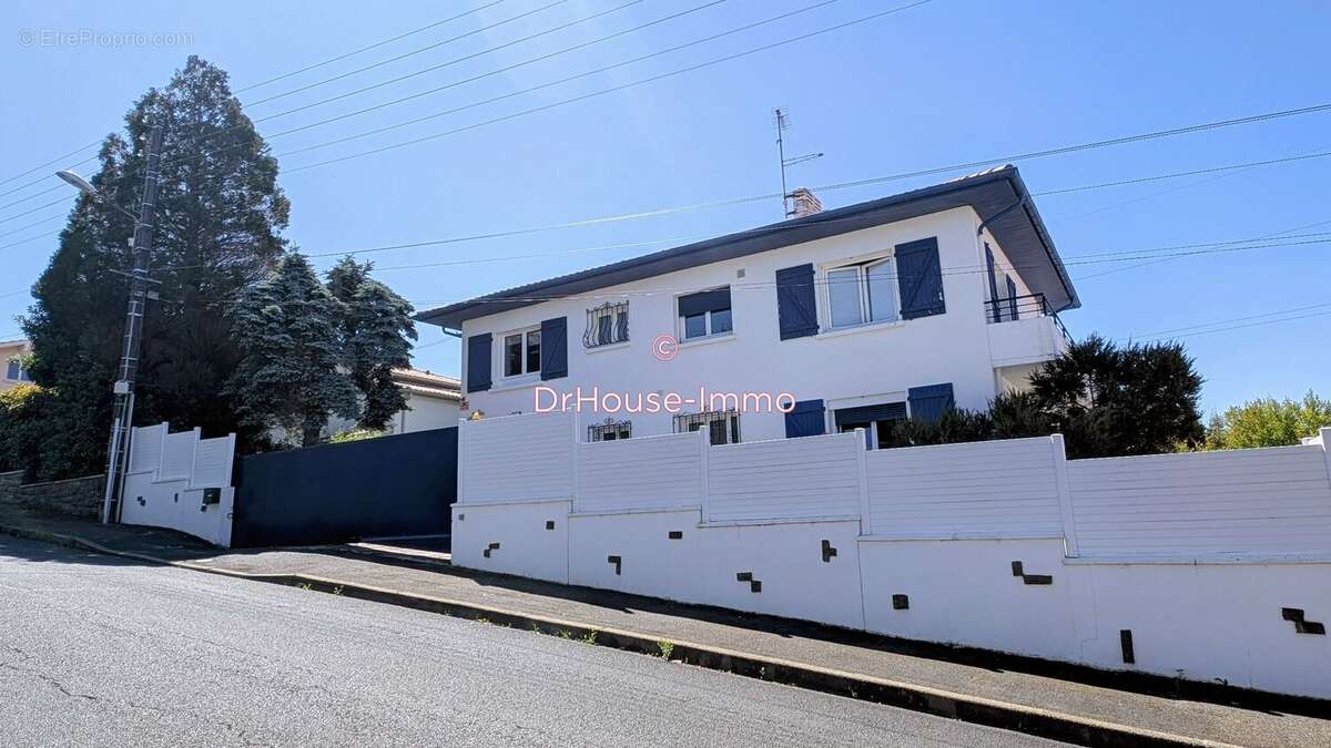 Maison 184 m² à Hendaye  - photo 2