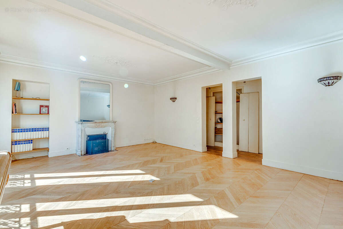 Appartement à PARIS-10E