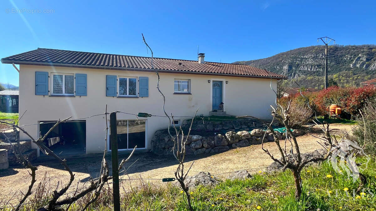 Maison à SAINT-JUST-DE-CLAIX